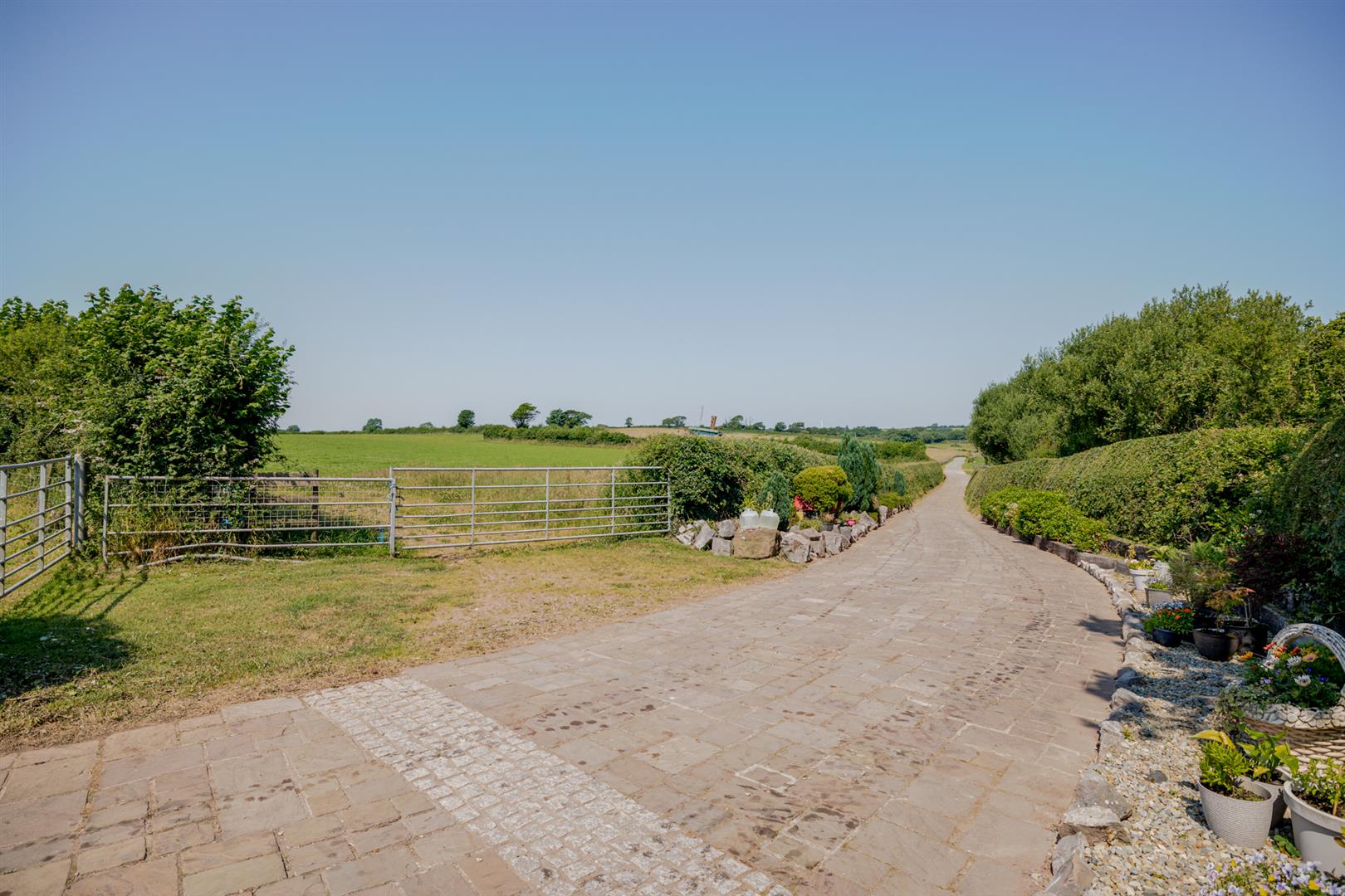 Pen Y Banc, Llangyndeyrn, Kidwelly, SA17 5ES
